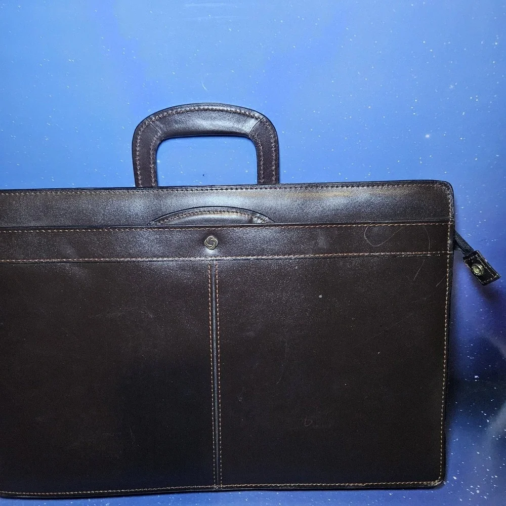 Samsonite Dignitary 3